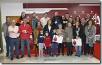 0 Premiados, fotógrafos y autoridades posando después del acto de entrega de premios