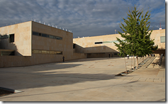 Entrada al edificio de la consejería de Educación, Cultura y Deporte