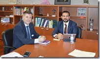 El presidente de Cocemfe Ciudad Real, Eloy Sánchez de la Nieta junto a Juan Román Amores