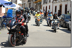 Tres clubes moteros de Extremadura se han unido para llevar a cabo una campaña de seguridad vial en el ámbito del motociclismo bajo el eslogan de “Tú eliges tu rueda“.