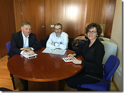 La secretaria de Finanzas de CCOO C-LM, María Ángeles Castellanos, se ha reunido con el protavoz del Grupo Parlamentario Popular, Francisco Cañizares