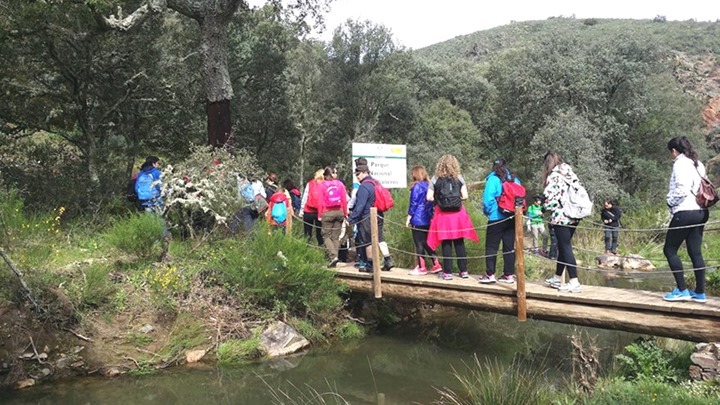 El valor natural y geológico del Estena en una ruta senderista con la concejalía de Juventud de Puertollano