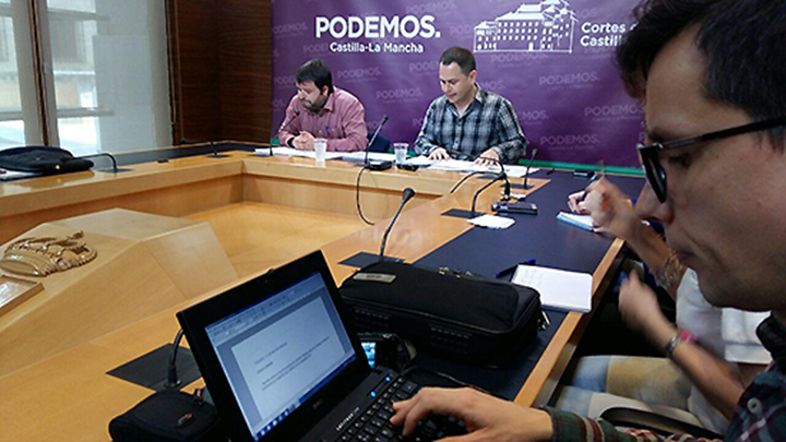El diputado regional, David Llorente, y el Secretario de Movimientos Sociales, Pedro Vozmediano, han presentado las propuestas