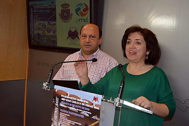 La concejala de Educación, Nohemí Gómez Pimpollo, ha prsentado el torneo