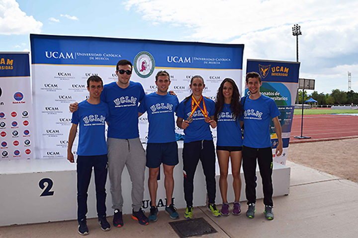 Miembros del equipo de atletismo de La UCLM