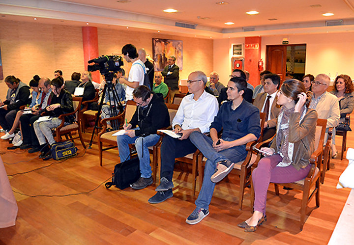Asistentes a la presentación de la liga de reciclaje