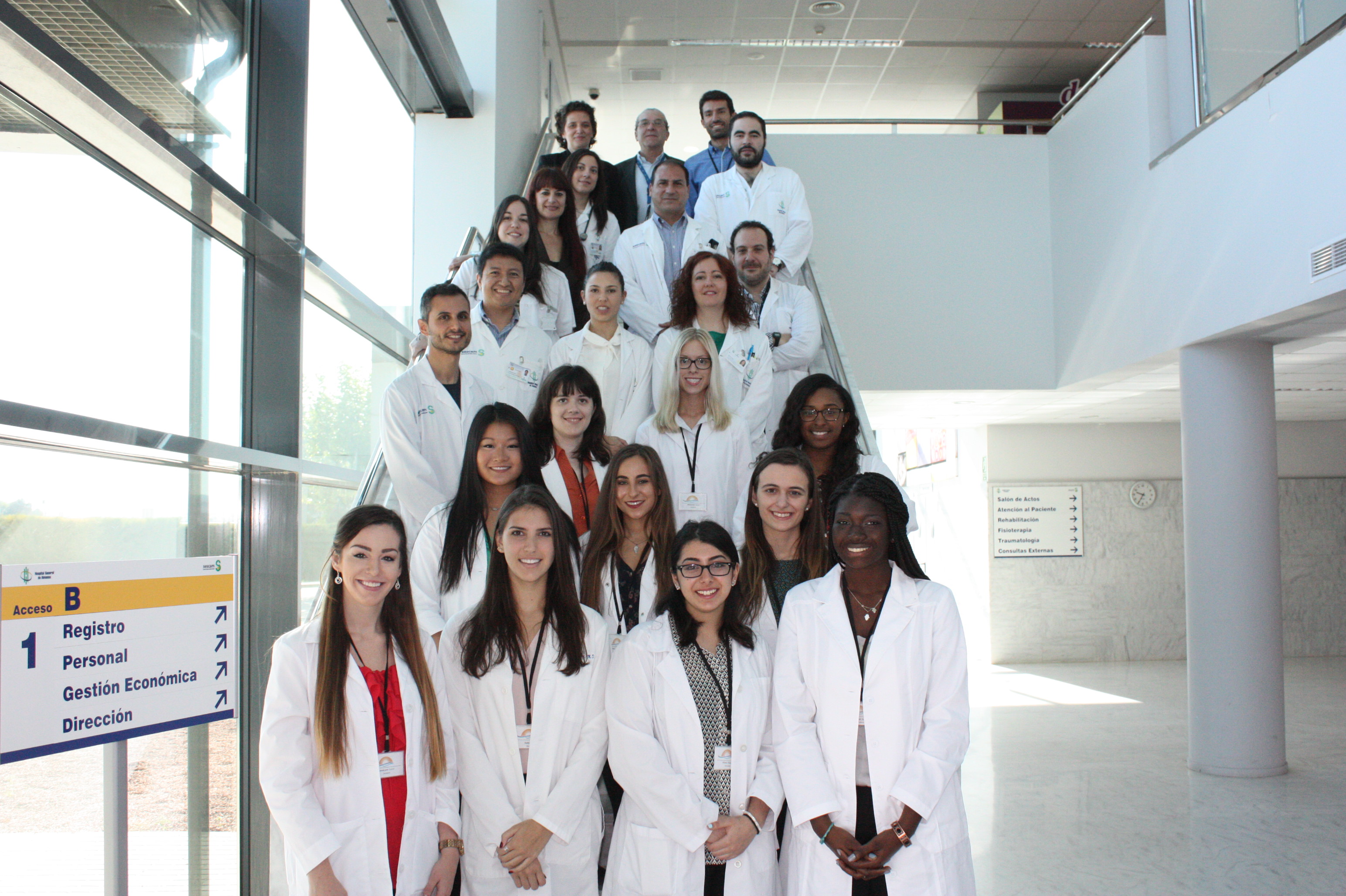Estudiantes de estados Unidos en el hospital de Almansa