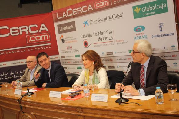 La consejera de Bienestar Social, Aurelia Sánchez, ha anunciado esta ley ante los asistentes al III foro del grupo multimedia "La Cerca" 