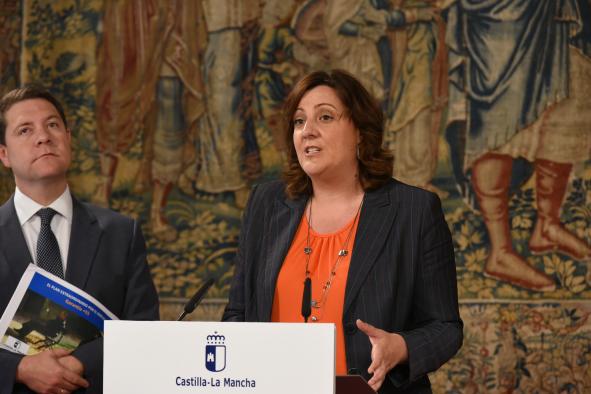 La consejera de Economía, Empresas y Empleo, Patricia Franco, explico el plan en presencia del presidente regional, Emiliano García Page