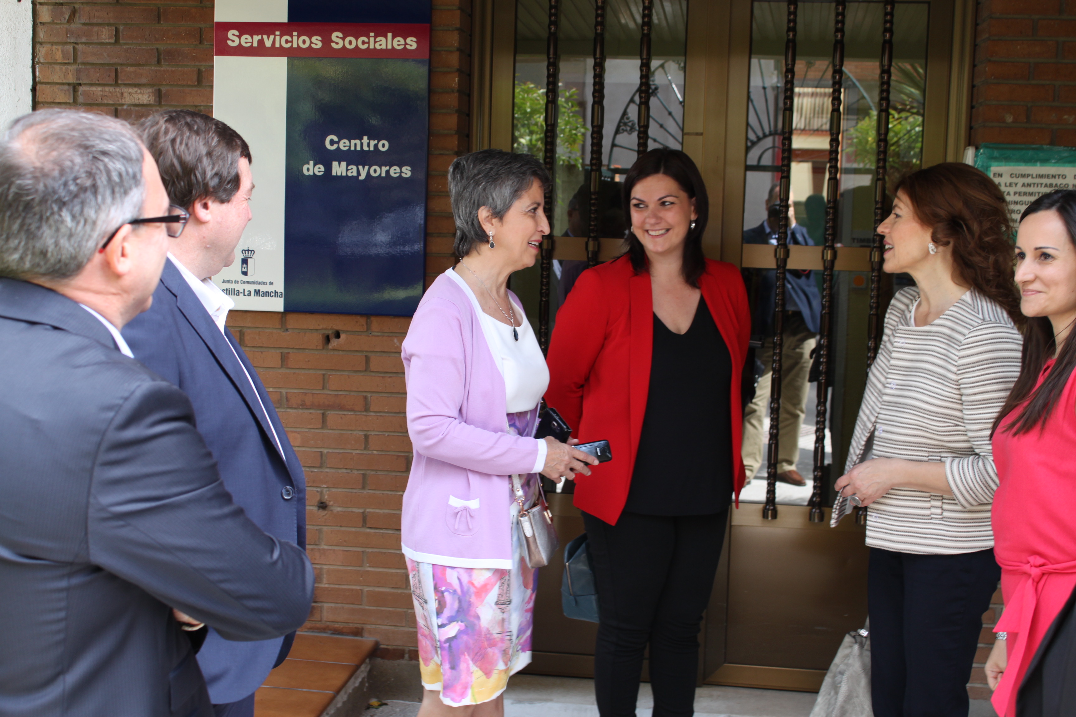 La consejera de Bienestar Social, Aurelia Sánchez ha visitado en Centro de Mayores de Puertollano